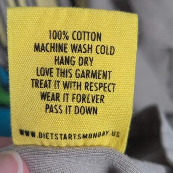 Diet Starts Monday Mens XL T-Shirt The World Is Yours Earth Graphic Short Sleeve - Picture 6 of 6